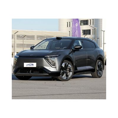 SUV à 5 portes et 5 sièges avec une capacité de batterie de 115 kWh et une autonomie de 810 km