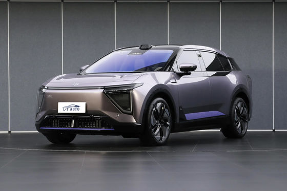 SUV à 5 portes et 5 sièges avec une capacité de batterie de 115 kWh et une autonomie de 810 km