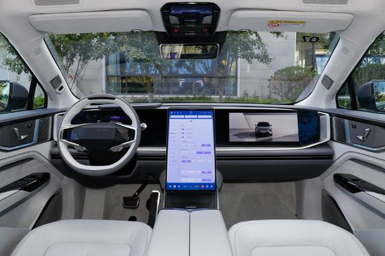 SUV à 5 portes et 5 sièges avec une capacité de batterie de 115 kWh et une autonomie de 810 km