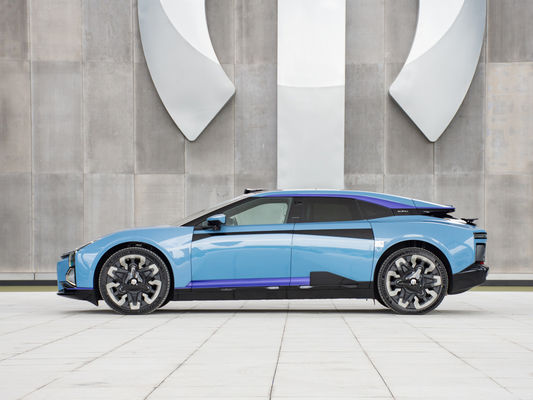 2024 Hiphi Z haut de gamme Luxe Pure Electric Sport Sedan voiture avec 4 roues motrices à deux roues motrices