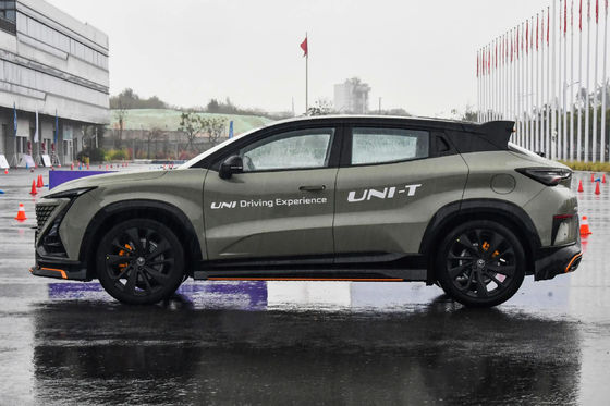 2024 Changan UNI-T Compact Fuel Gas Car SUV Vente de voiture d'occasion 1.5T Version sportive UNI-T Voiture