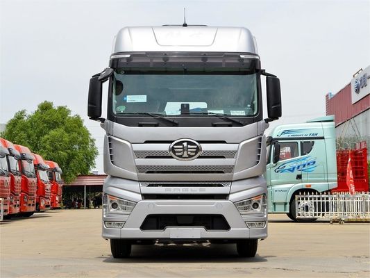 FAW Jiefang J7 6x4 550 chevaux camions à moteur diesel remorque avec transmission automatique