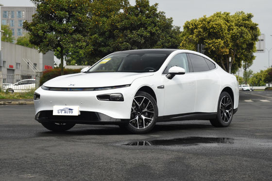 2024 modèle chinois 4Wd 480-700Km voiture électrique d'énergie Ev Xpeng P7 dans une variété de couleurs