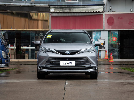 MPV Toyota Sienna d'occasion avec type de moteur naturellement aspiré et phares LED