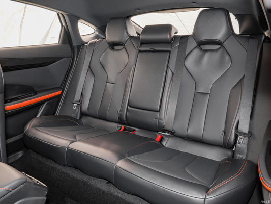5 places Changan UNI-V Sedan 2023 2024 1,5T 2.0T UNI-V voiture à essence dans votre budget