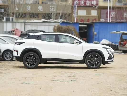 Vitesse maximale de 200 Km/h Le 2023 Changan UNI-T 1.5T Turbo Luxury Sedan Propulsé par l'essence