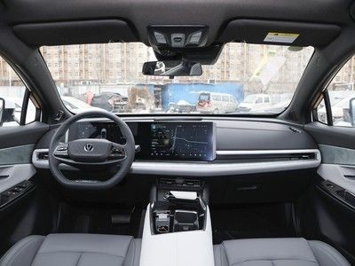Vitesse maximale de 200 Km/h Le 2023 Changan UNI-T 1.5T Turbo Luxury Sedan Propulsé par l'essence