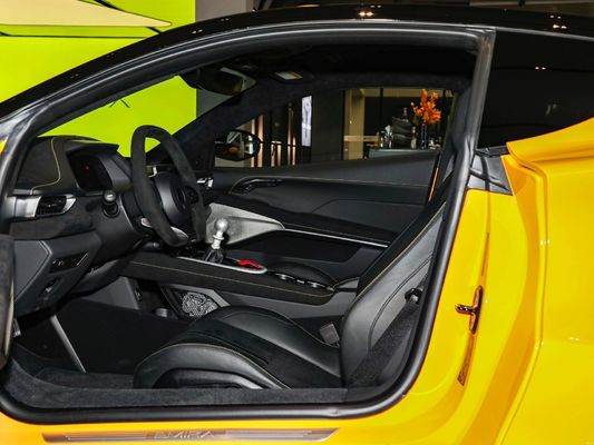 Lotus Emira S R Le futur des voitures de sport avec technologie électrique et 288 Max Speed