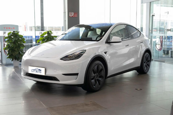 Véhicule énergétique 2024 Tesla Model Y avec une capacité de batterie de 78,4 kW et une puissance moteur de 331 kW