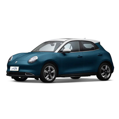 Un véhicule électrique à 5 portes et 5 sièges.