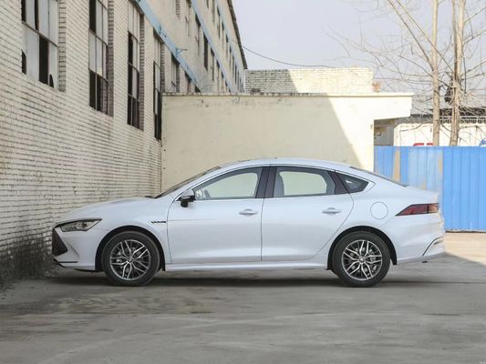 2024 BYD Qin PLUS DM-i 55KM Champion Edition Véhicule électrique à batterie en noir