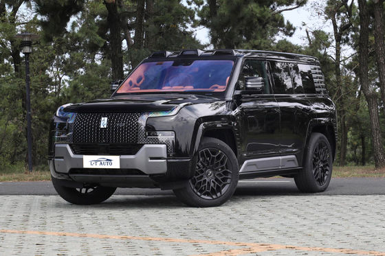 Mise à niveau vers Yangwang U8 La voiture HEV avec un temps de charge rapide de 0,3h et un design de luxe