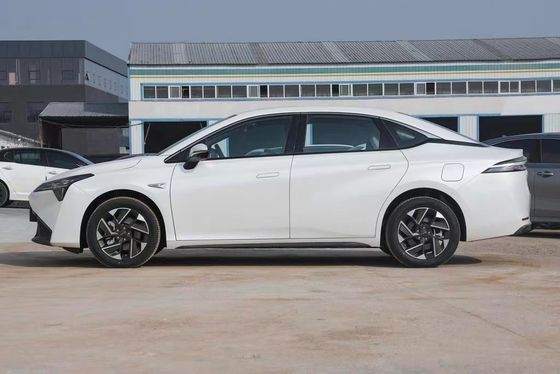 2024 Voiture électrique Aion S Plus 5 sièges Autonomie de 510 km Batterie LiFePO4 2750 mm Arête