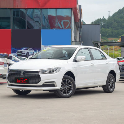 BYD Qin EV berline à conduite gauche pour 100% de carburant électrique Temps de charge rapide 1,3h Fabriqué