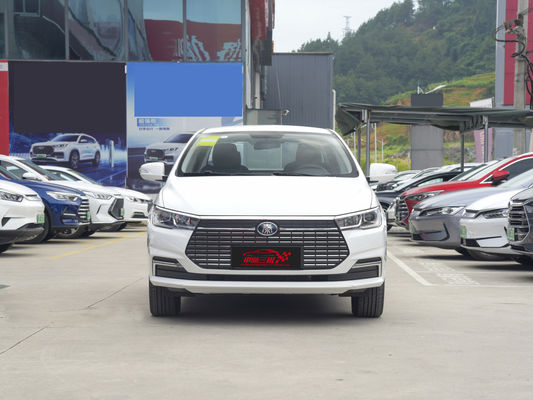 BYD Qin EV berline à conduite gauche pour 100% de carburant électrique Temps de charge rapide 1,3h Fabriqué