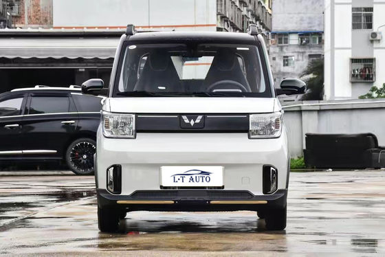 100% électrique Wuling Mini EV voiture à vitesse maximale de 100 km/h et BAIE de 2010 mm