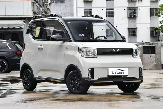 100% électrique Wuling Mini EV voiture à vitesse maximale de 100 km/h et BAIE de 2010 mm