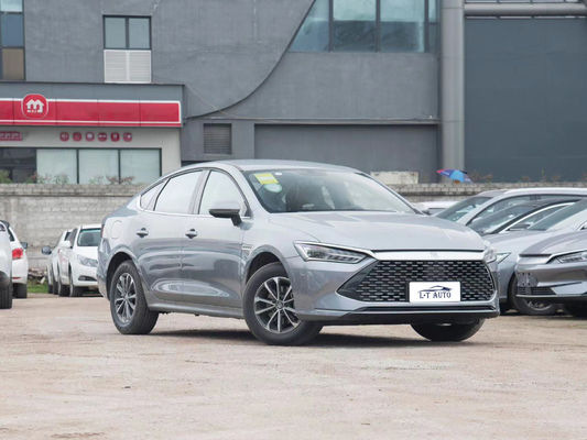 2023 BYD Tang Song Yuan 4 portes 5 sièges Hatchback avec batterie au lithium fer phosphate