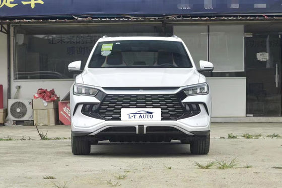 Une BYD EV grise avec une autonomie de 71 km et une vitesse maximale de 170 km/h 2024 modèle SONG Pro Champion