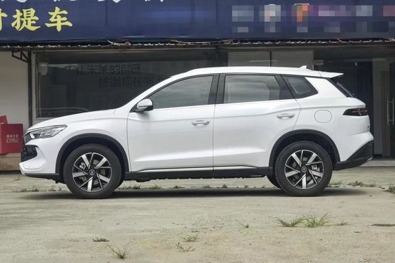 Une BYD EV grise avec une autonomie de 71 km et une vitesse maximale de 170 km/h 2024 modèle SONG Pro Champion