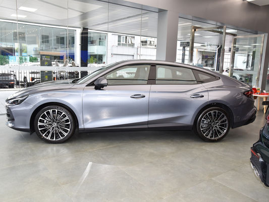 MG 7 berline 5 sièges 1.5T/2.0T Véhicules à essence à essence pour 2024 technologie avancée