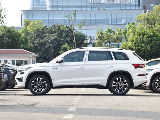 SKODA Kodiak Luxe Véhicule à essence essence voiture d'occasion VW SUV couple maximal Nm 300-400Nm