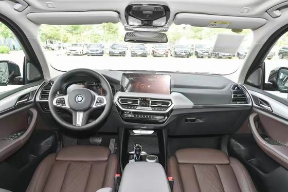 BMW iX3 voiture de patrouille électrique 4 ou 5 sièges Puissance maximale 286ps couple total 400Nm