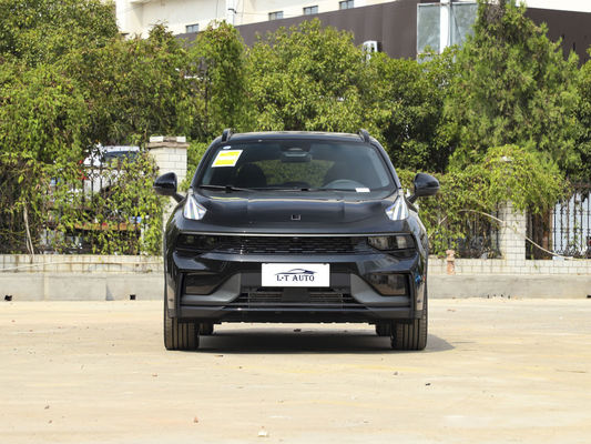 Véhicule hybride à carburant à vitesse LYNK CO 01 VUS à roue gauche avec cylindrée de 1,5 à 2,0 litres