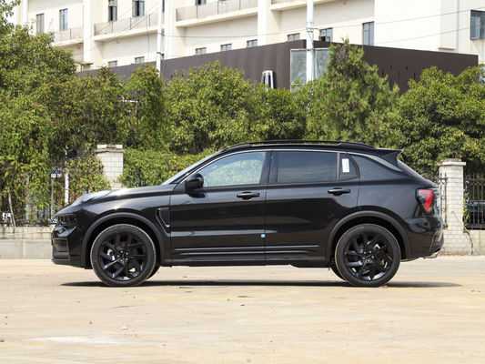 Véhicule hybride à carburant à vitesse LYNK CO 01 VUS à roue gauche avec cylindrée de 1,5 à 2,0 litres