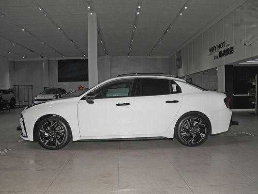 Lynkco 03 2.0 Turbocharged Sports Sedan 4684x1843x1460 Cylindres 4 hautement intelligents
