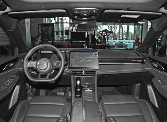 Lynkco 03 2.0 Turbocharged Sports Sedan 4684x1843x1460 Cylindres 4 hautement intelligents