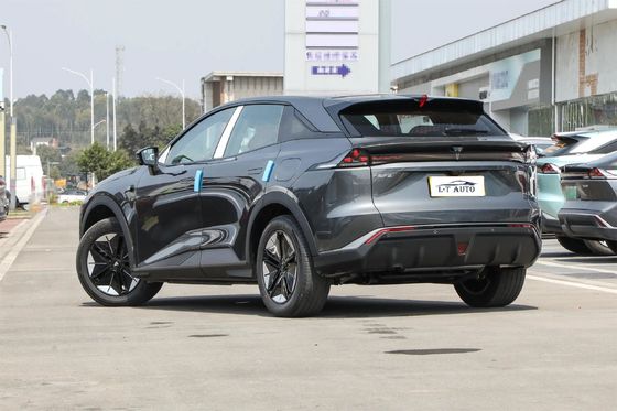 À gauche Changan bleu foncé Deepal S7 SL03 5 portes 5 sièges SUV Autos électriques à longue portée