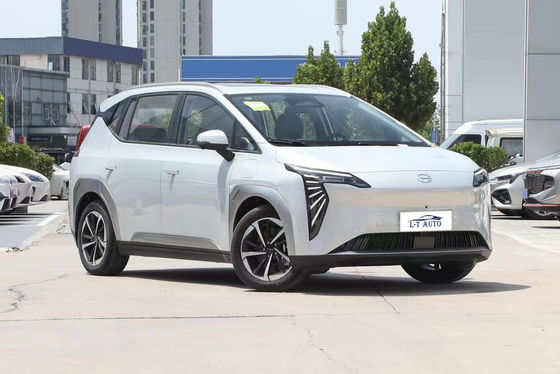 2024 Aion Y Plus SUV électrique à grande vitesse longue portée 5 portes 5 places avec empattement de 2750 mm