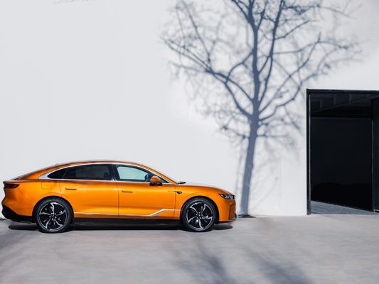 2024 Voyah Zhuiguang Limousine électrique Standard 5 sièges Véhicule électrique 5 couleurs 3000 mm