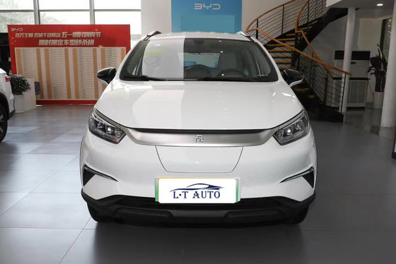 L' équilibre entre les roues de 2535 mm BYD Yuan Pro 410 km batterie berline électrique pour le marché des voitures électriques