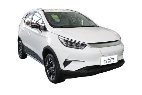 L' équilibre entre les roues de 2535 mm BYD Yuan Pro 410 km batterie berline électrique pour le marché des voitures électriques