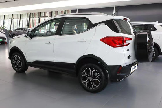 L' équilibre entre les roues de 2535 mm BYD Yuan Pro 410 km batterie berline électrique pour le marché des voitures électriques