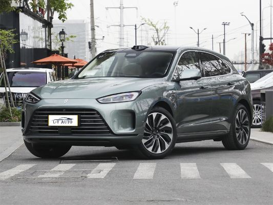 2024 Aito M5 La combinaison parfaite de style et d'efficacité dans un VUS 5 portes 5 places