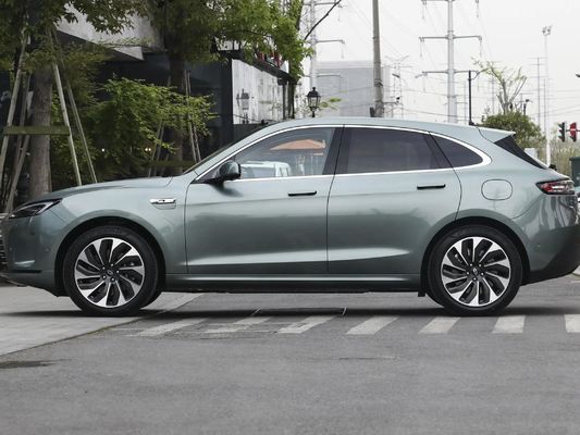 2024 Aito M5 La combinaison parfaite de style et d'efficacité dans un VUS 5 portes 5 places