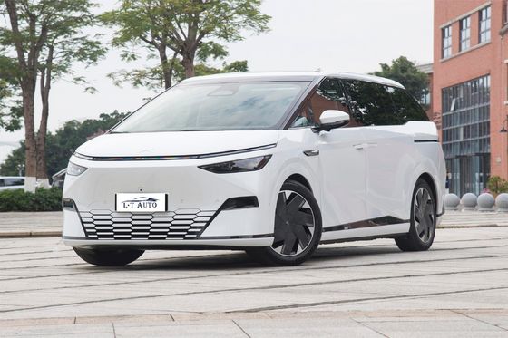 MPV de grande famille Xpeng X9 électrique 702KM NEDC Ultra Long Range 7 sièges Véhicule énergétique