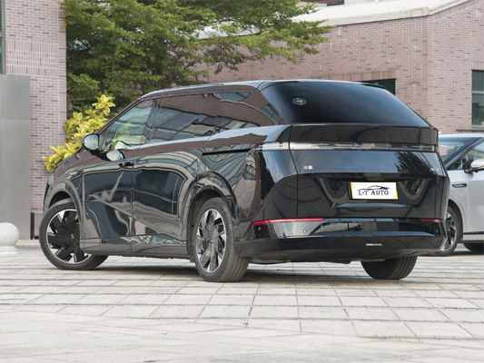 MPV de grande famille Xpeng X9 électrique 702KM NEDC Ultra Long Range 7 sièges Véhicule énergétique
