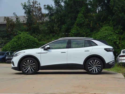 Volkswagen ID4X Long Endurance à conduite à gauche Voiture électrique et extérieur blanc cristallin