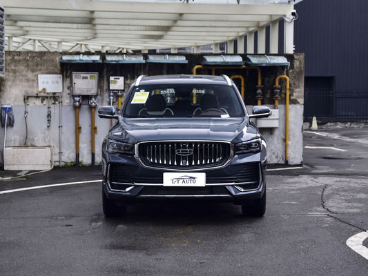 Volant multifonctionnel et réservoir de carburant de 50 à 80 litres