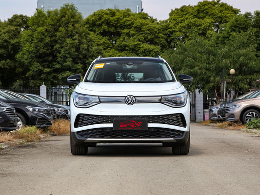 Découvrez le luxe et la puissance dans le Volkswagen ID6X, un VUS 7 places 5 portes de 150 kW