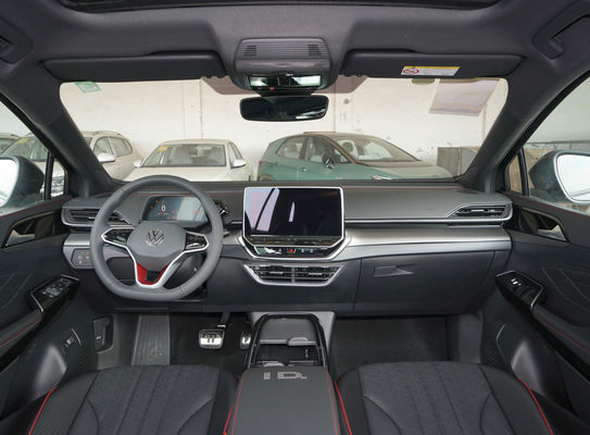 Découvrez le luxe et la puissance dans le Volkswagen ID6X, un VUS 7 places 5 portes de 150 kW