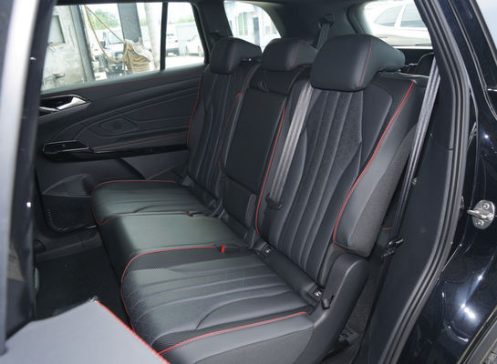 Découvrez le luxe et la puissance dans le Volkswagen ID6X, un VUS 7 places 5 portes de 150 kW