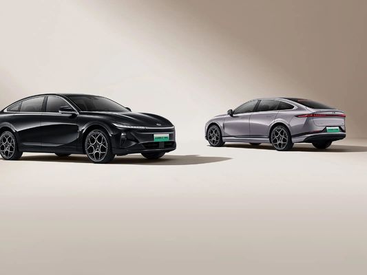 Changan NEVO A07 EV Sedan 2900 mm Arête de roue 4905x1910x1480 mm Véhicule à énergie intelligente