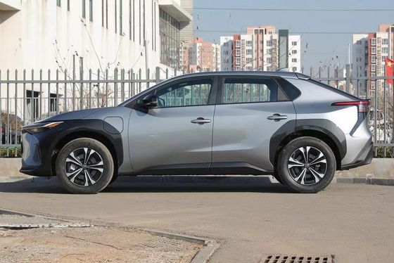 5 sièges et longue portée La combinaison parfaite de 2023 Toyota bZ4X Electric Car