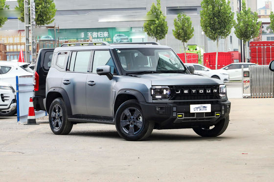 2023 T-1 Benzine Benzine Car SUV avec 1,5 à 2,0 litres de cylindrée et phare LED