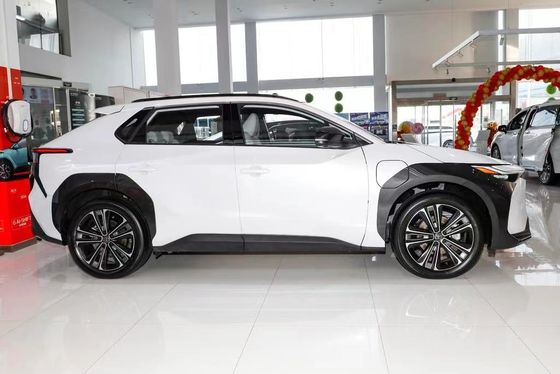 5 portes et 5 sièges BZ4X SUV électrique à quatre roues motrices et batterie à ions de lithium ternaire